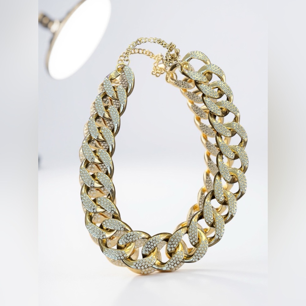 Elegant Gold Tone Good Weight Chain Necklace